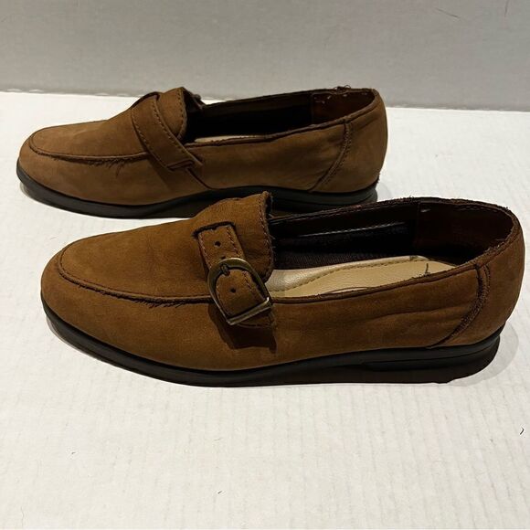 Dr. Scholl's Tan Leather Flats 6 1/2 slip on, side buckle decoration - Picture 2 of 6